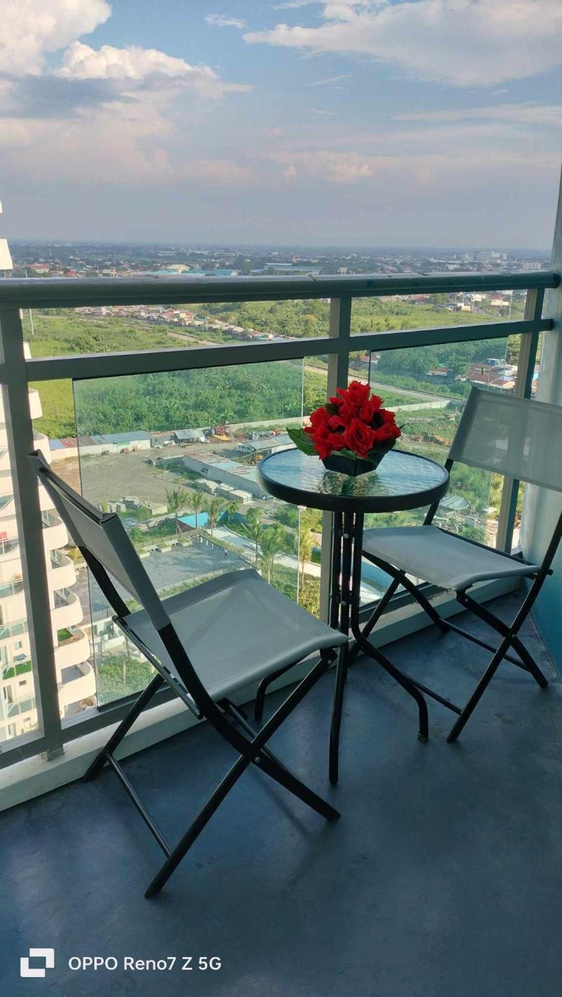 Azure North Studio Units Located In 17Th Floor And Above 圣费尔南多 外观 照片